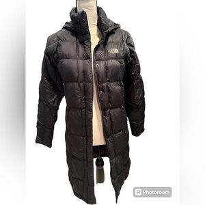 Northface quilted down puffer 600 coat. Zip or snap closure. Black. Size small